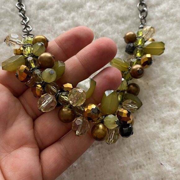 Stunning Vintage VTG Green and Brown Bead Necklace on Silver Chain - Picture 1 of 8